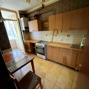 Торгова вул., 7