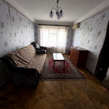 Чарівна вул., 121