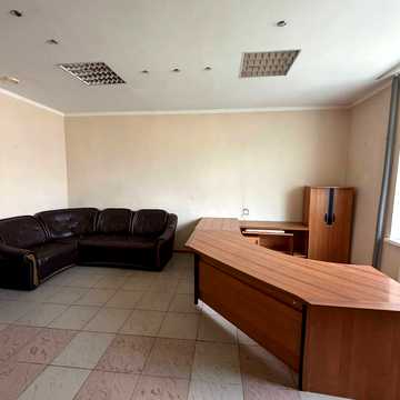 Партизанська вул., 25