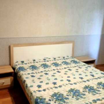 Богатирська вул., 14