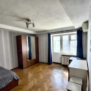 Велика Васильківська вул. (Червоноармійська), 131