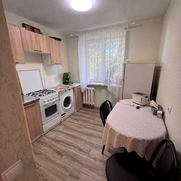 Академіка Філатова вул., 76