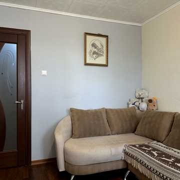 Миколи Ушакова вул., 4