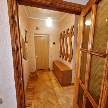Лабораторна вул., 46