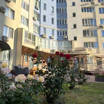 Академіка Глушкова просп., 9-В