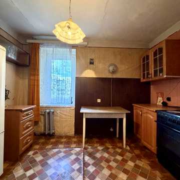 Пасічна вул., 88