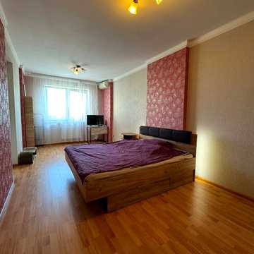 Воскресенський просп. (Перова), 10а