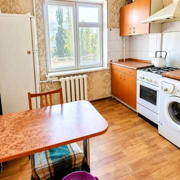 Русанівська набережна вул., 10/1