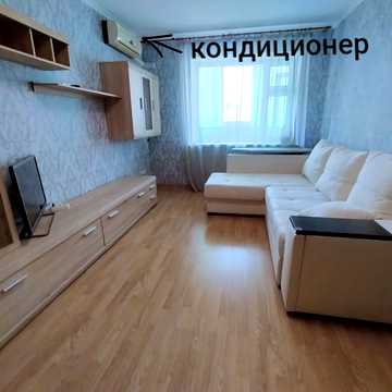 Академіка Сахарова вул., 38