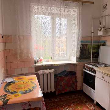 Тернопільська вул., 3