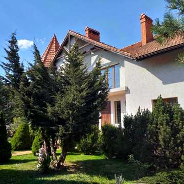 Щаслива вул., 8