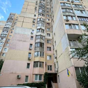 Академіка Корольова вул., 90а