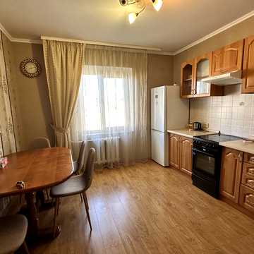 Драгоманова вул., 8