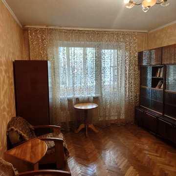 Ніжинська вул., 7