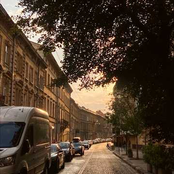 Пекарська вул., 45