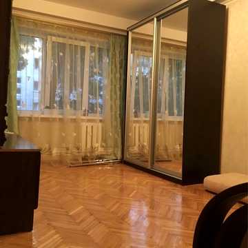 Братиславська вул., 20
