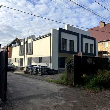 4-та Синьоозерна, 27