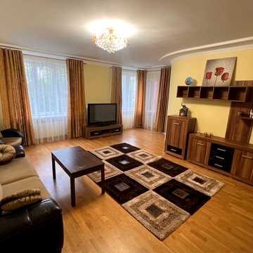 Івана Рубчака вул., 35