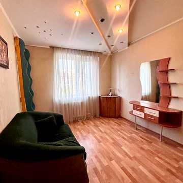 Зимових Походів вул. (Молодогвардійська), 10-А