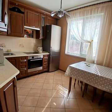 Степана Олійника вул., 3