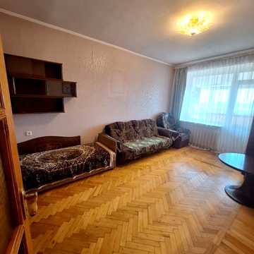 Лабораторна вул., 46