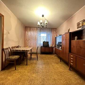 Бердянська вул., 1