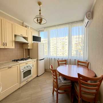 Лесі Українки бульв., 24