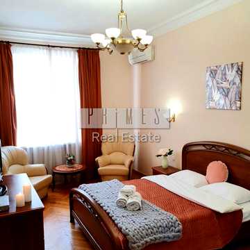 Бориса Грінченка вул., 4