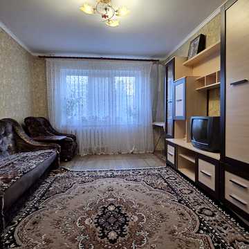 Михайла Лушпи просп. (Космонавтів), 32