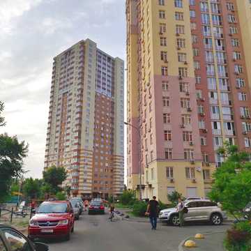 Гната Хоткевича вул. (Червоногвардійська), 8