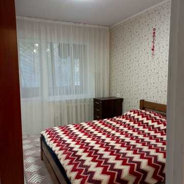 Академіка Корольова вул., 76/2
