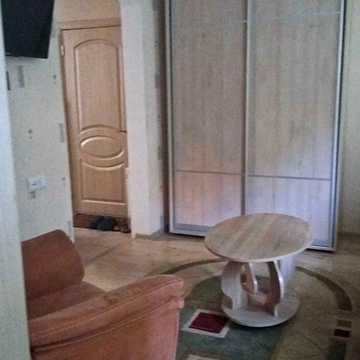 Троїцька пл., 4