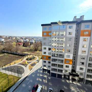 Степана Бандери вул., 7/1