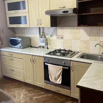 15 Квітня вул., 37