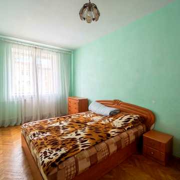 Заклинських вул., 6