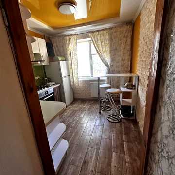Героїв Дніпра вул., 36