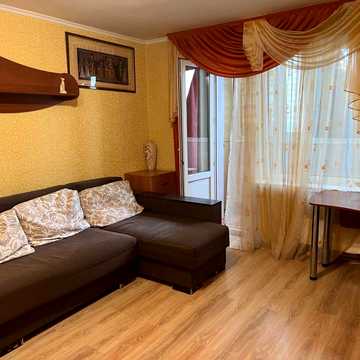 Новомостицька вул., 4