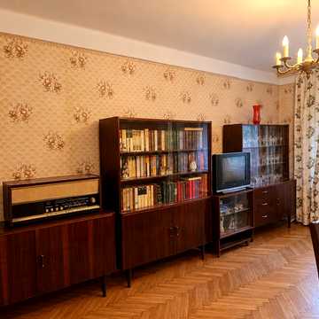 Білоруська вул., 13