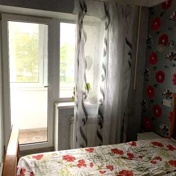 Йорданська вул. (Лайоша Гавро), 4