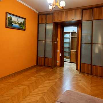 Джона Маккейна вул. (Івана Кудрі), 38