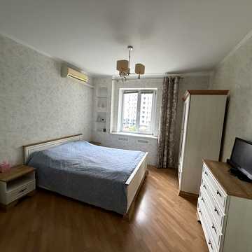 Бориса Гмирі вул., 5