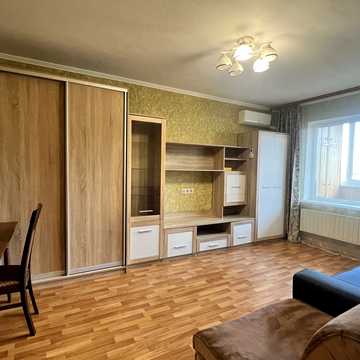 Лариси Руденко вул., 13
