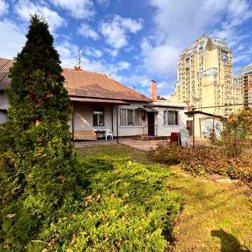 Слобожанська вул. (8 Березня), 4