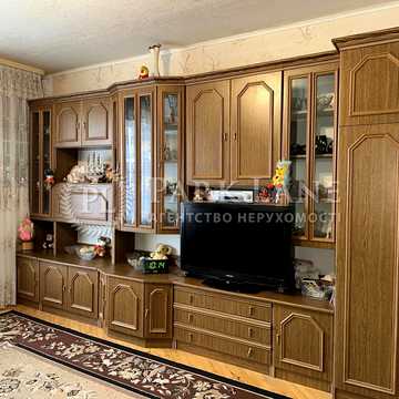 Велика Китаївська вул., 6