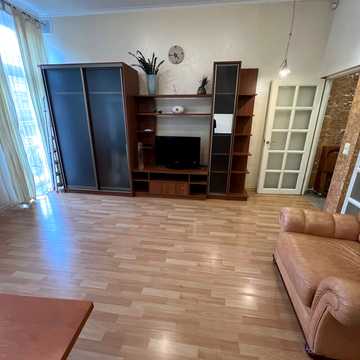 Інститутська вул., 25