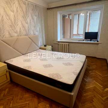 Велика Васильківська вул. (Червоноармійська), 101