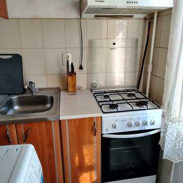 Йорданська вул. (Лайоша Гавро), 4