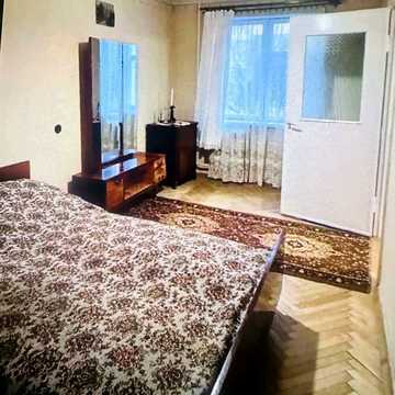 Медової Печери вул. (), 5