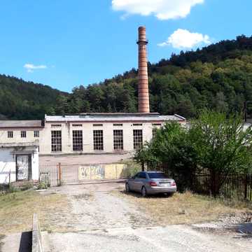 Підлісна, 1