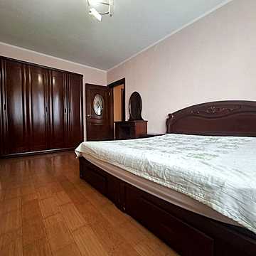 Миколи Бажана просп., 10